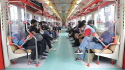 penumpang Naik KRL Baru CLI-125 di Lintas Bogor dan Cikarang, Simak 3 Tipsnya