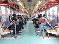 penumpang Naik KRL Baru CLI-125 di Lintas Bogor dan Cikarang, Simak 3 Tipsnya